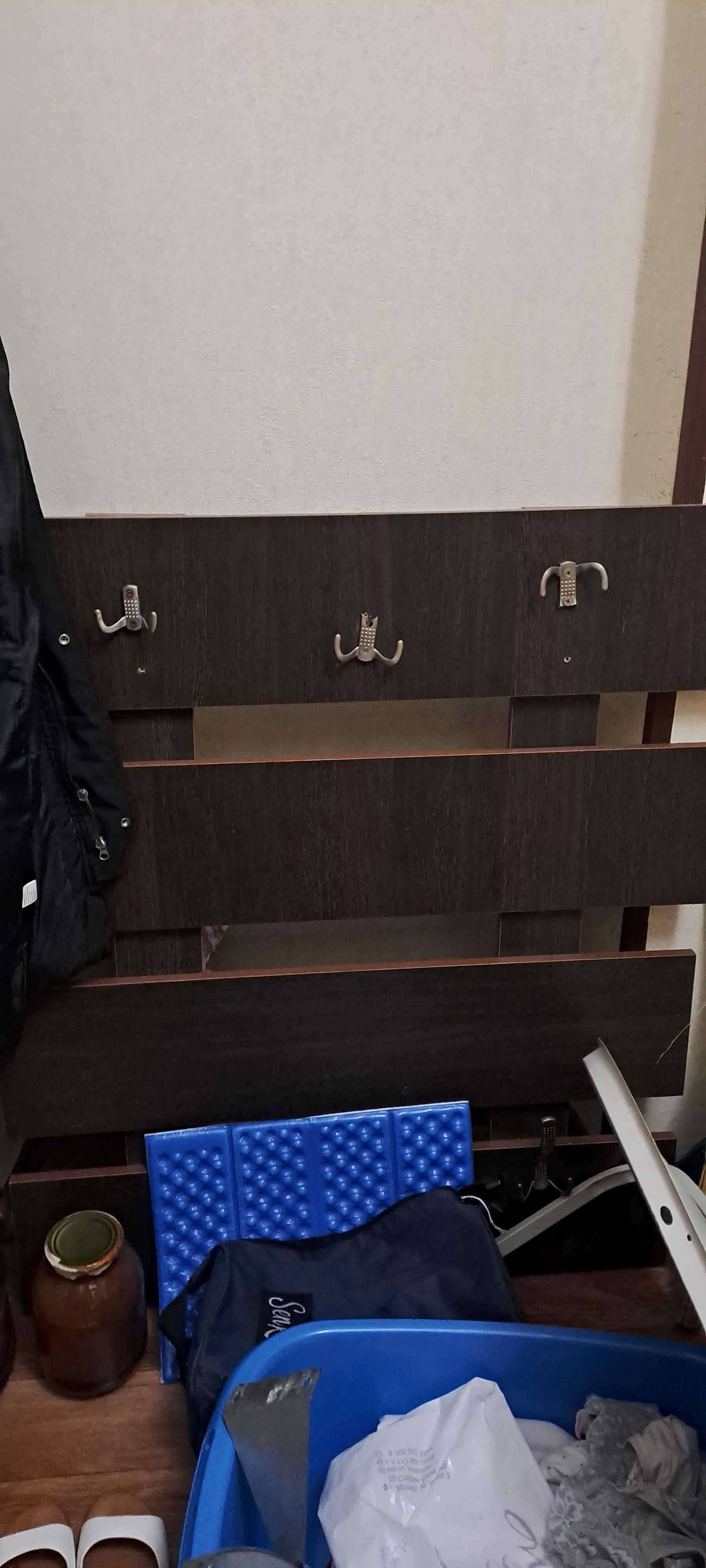 Продам вешалку для прихожей