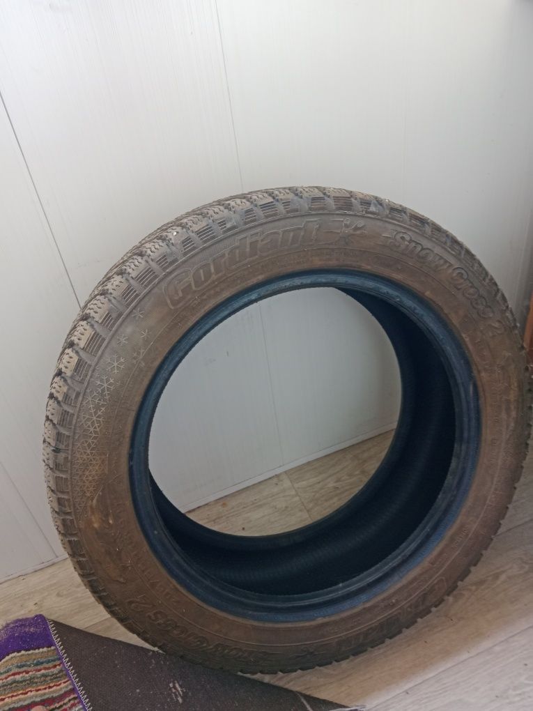 Продам авто шины 205/55/17 б/ у зимние недорого