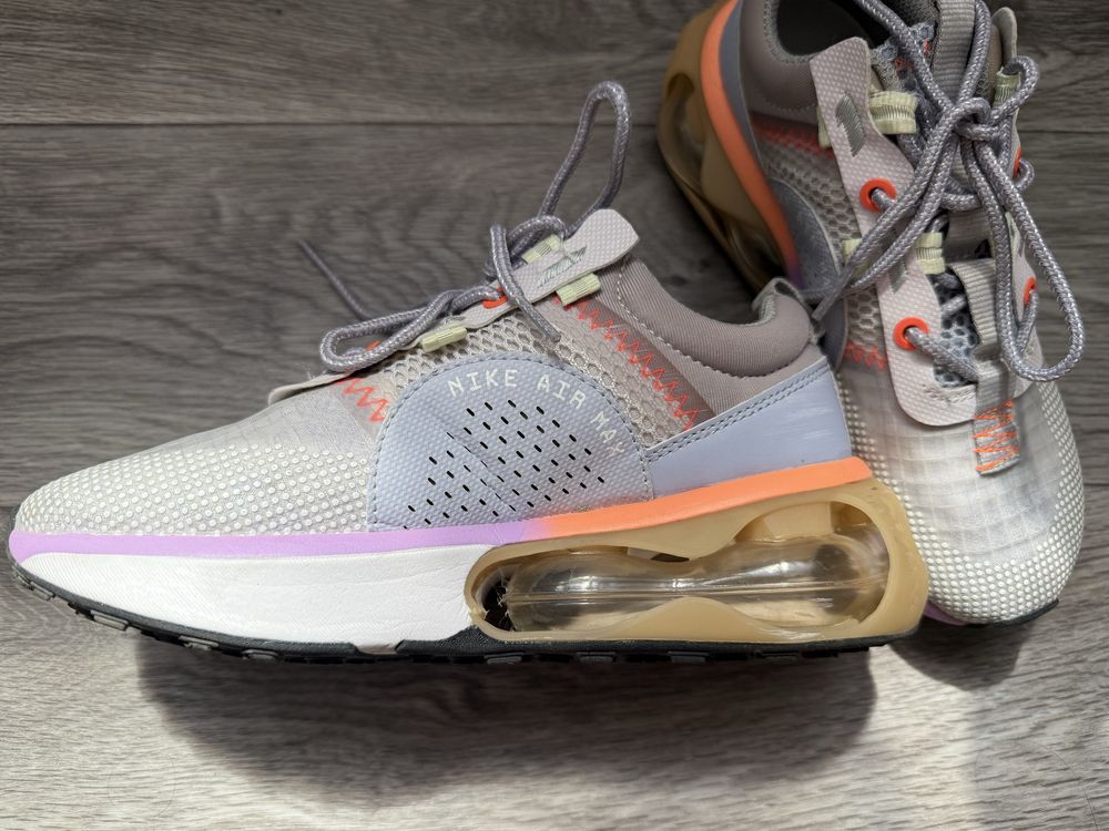 Продам кроссовки Nike