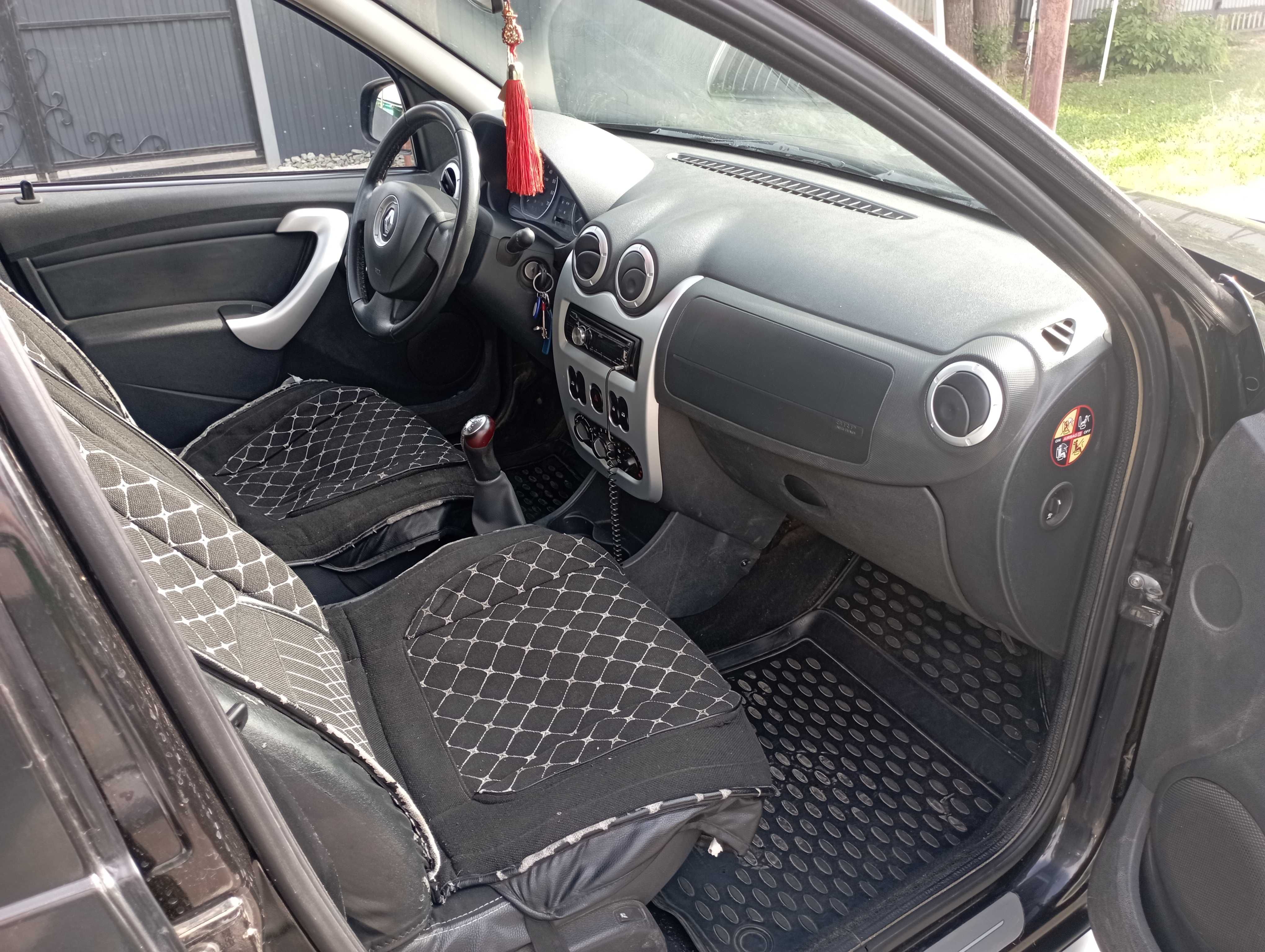 Продается автомашина марки "Renault Sandero Stepway"