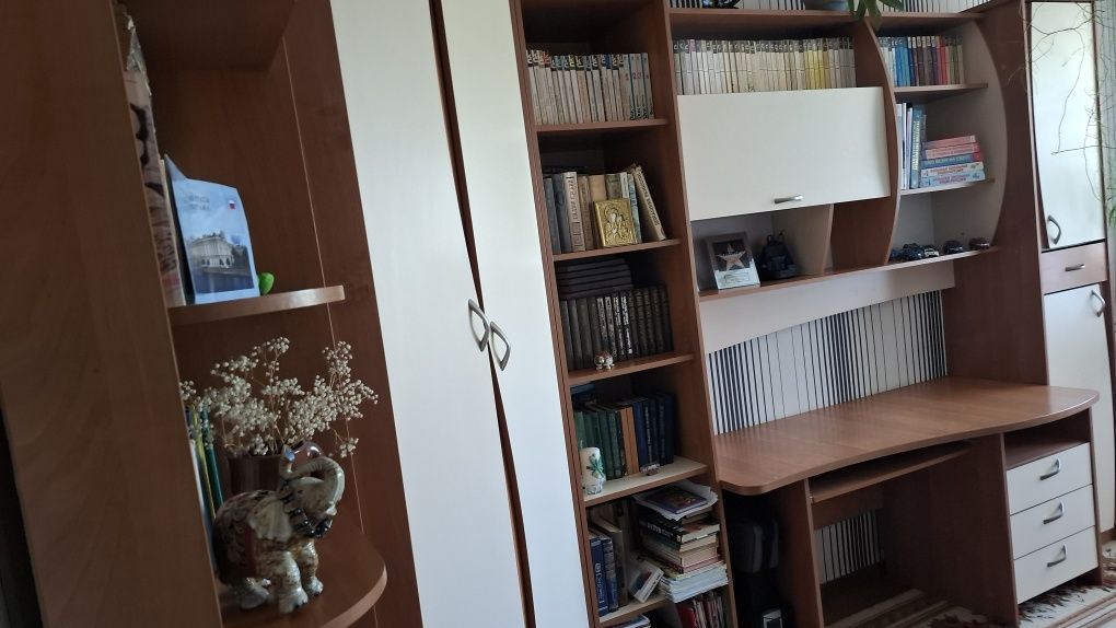 Продаётся мебель для детской, юношеской  комнаты.