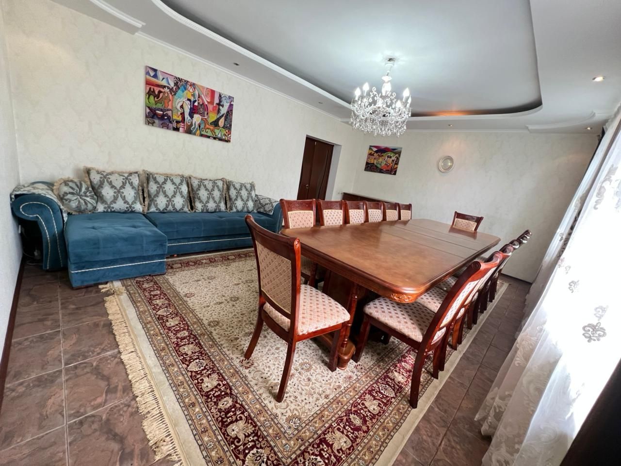 Продам деревянный стол и стулья вместе,.