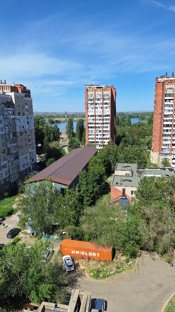 Продам 2 комнатную на Стрелке