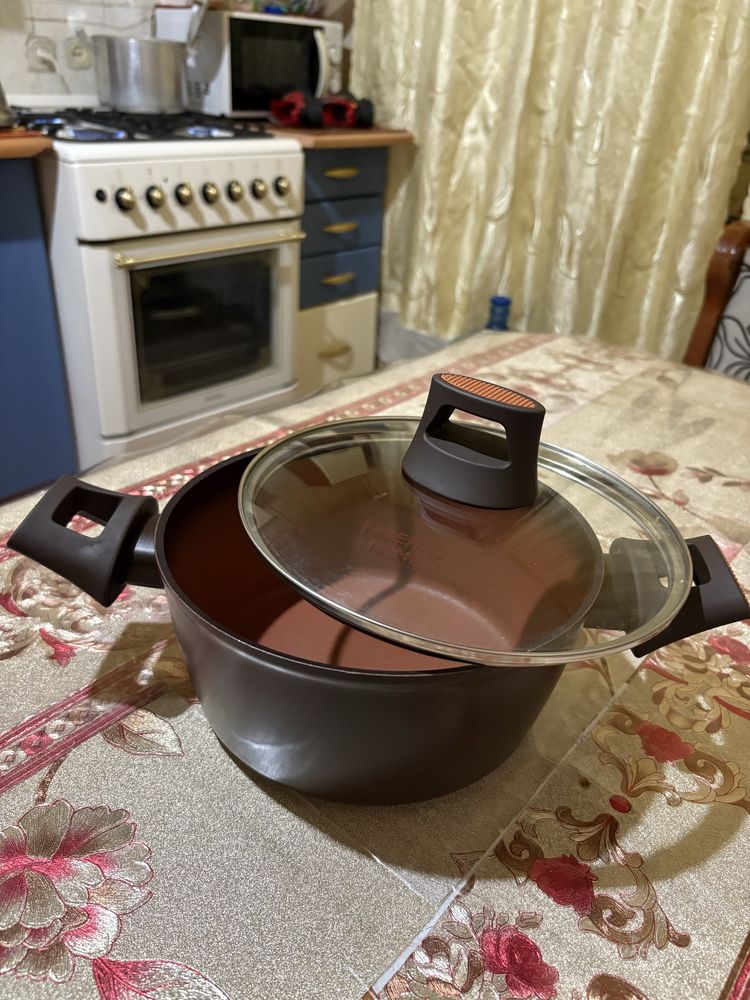 Продам костюлю от фаберлик антипригарная