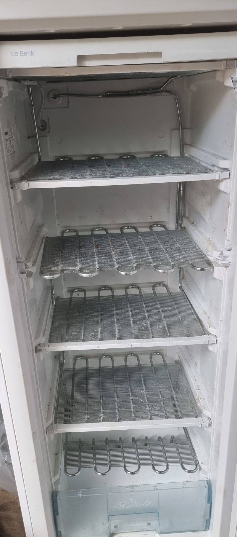 Продам морозильник ВЕКА в рабочем состоянии