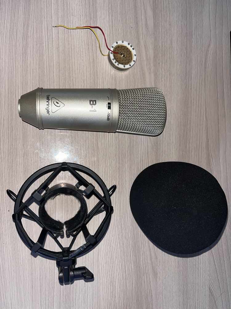 Микрофон Behringer B1 (требует рмонта)