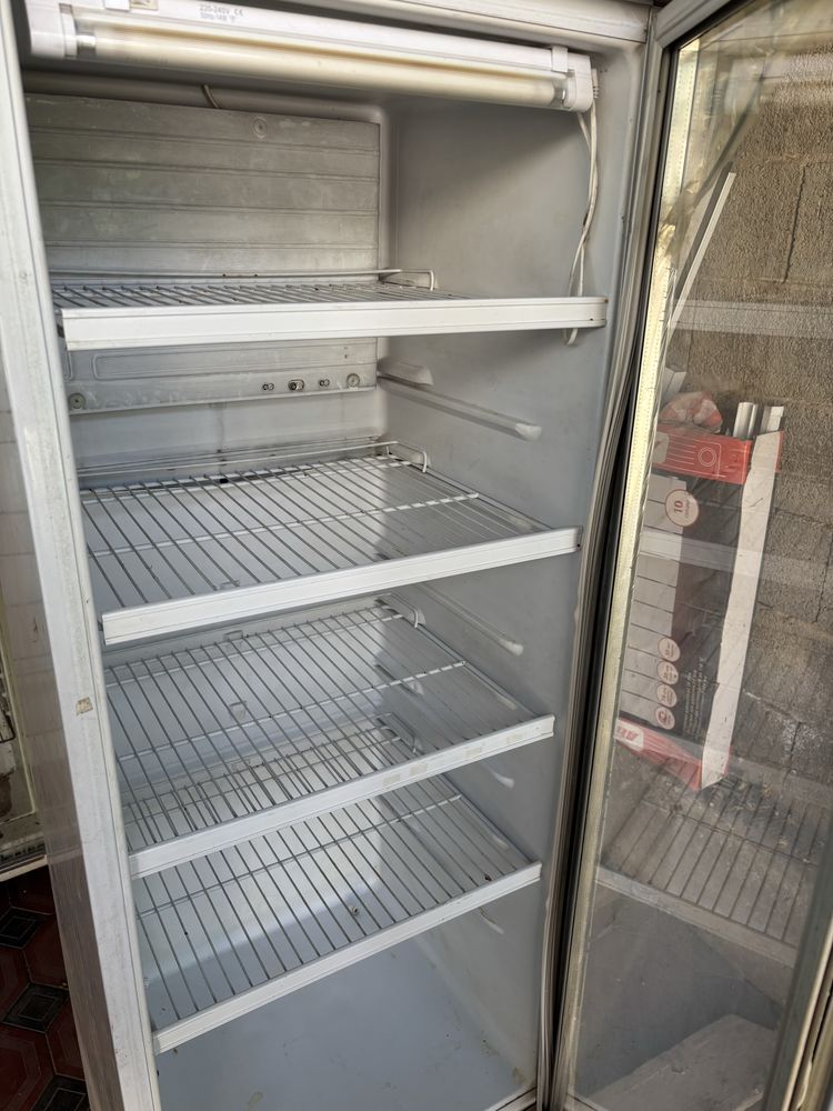 Продам ветринвй холодильник