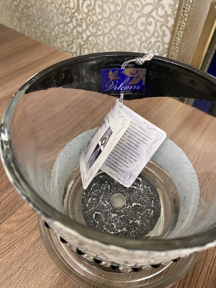 Продам для дома новый горшок для цветов со стразами