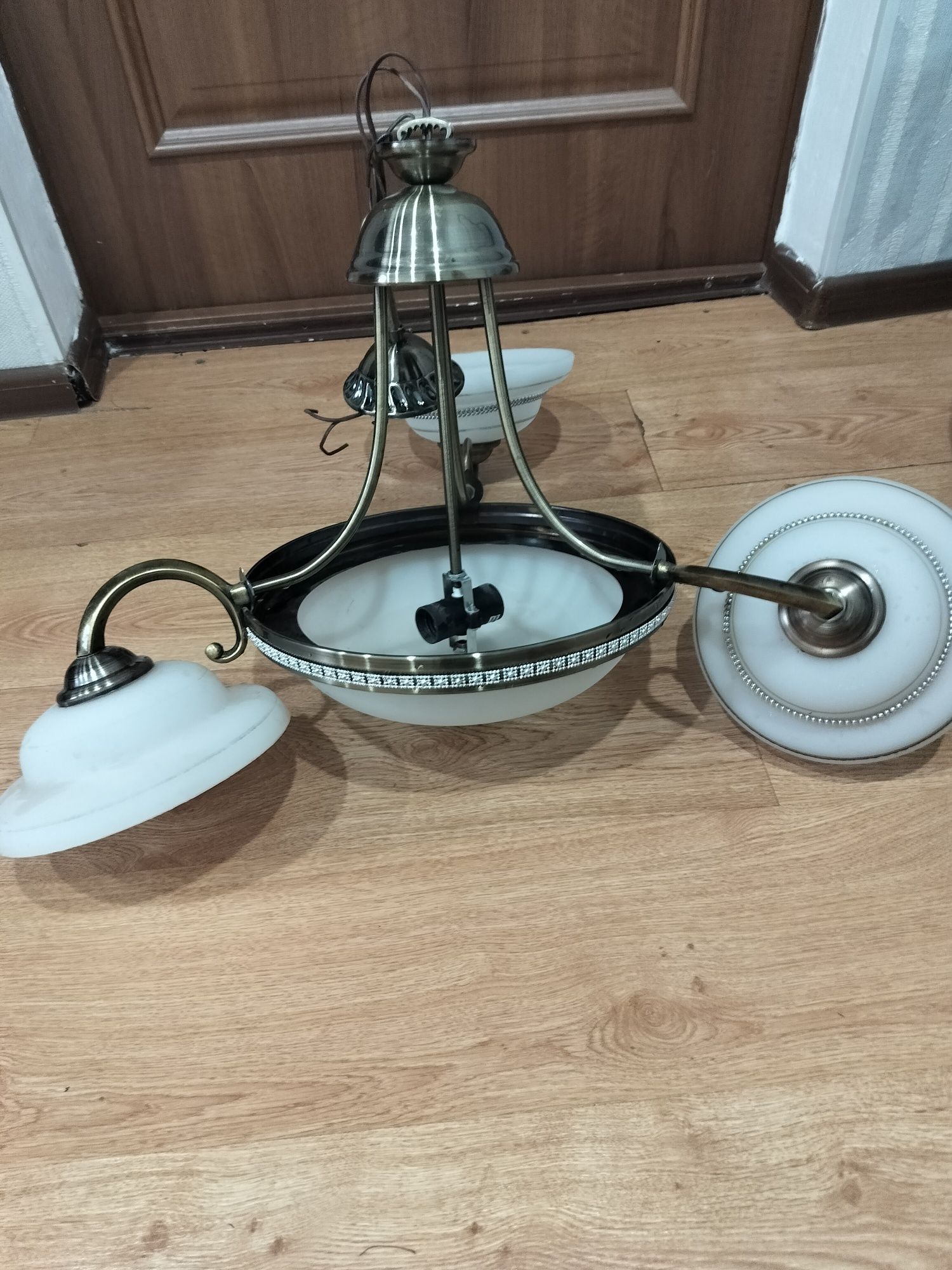 Продается люстра