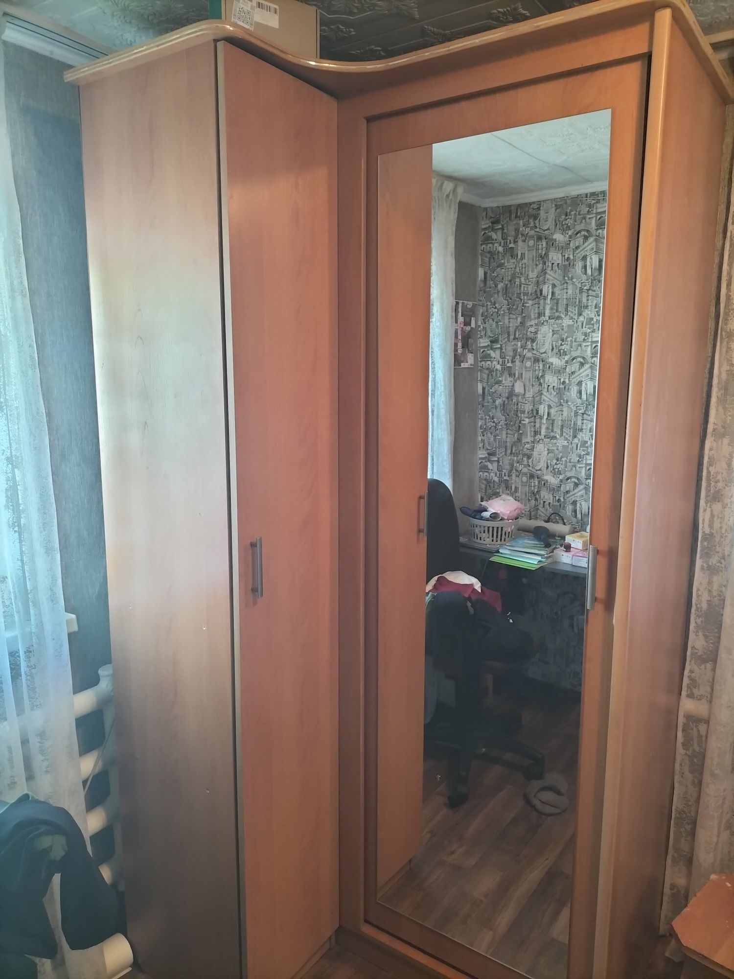 Продаем угловой шкаф-купе