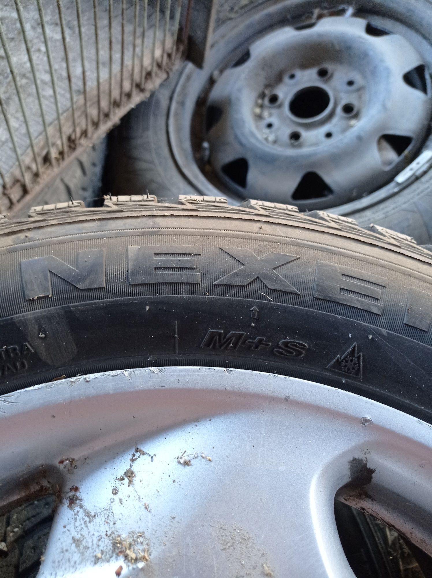 Шины 215/55/17 шипы зима