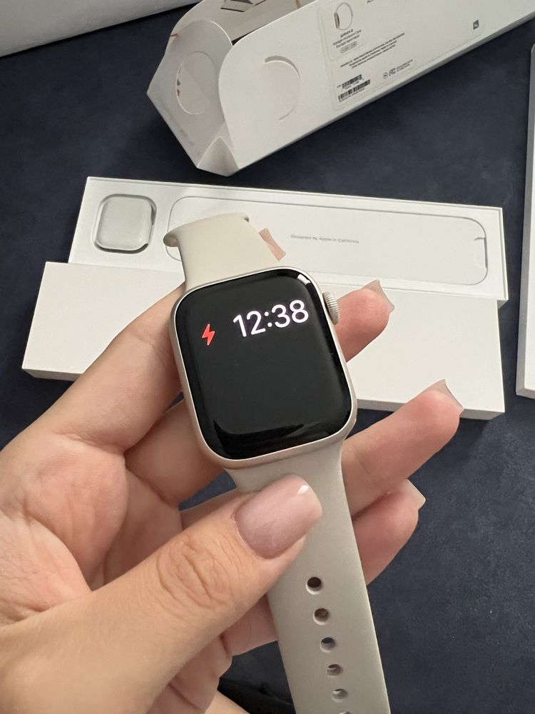 Apple Watch Series 8, 41мм, Сияющая звезда