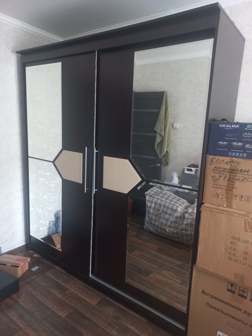 Продам шкаф купе отличном состояние