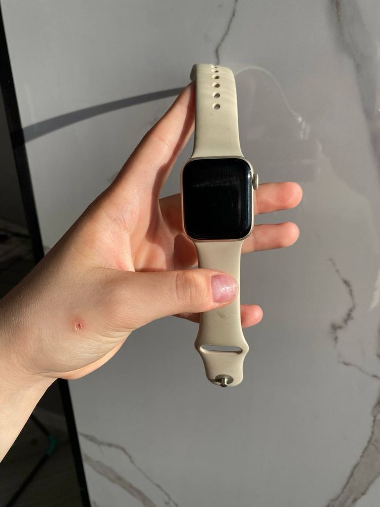Apple Watch SE GPS Gen.2 2024 M/L 44 мм бежевый