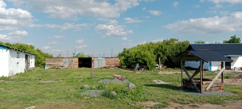 Продаю дом с базой под скот