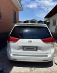 Toyota Sienna 2010 года.
