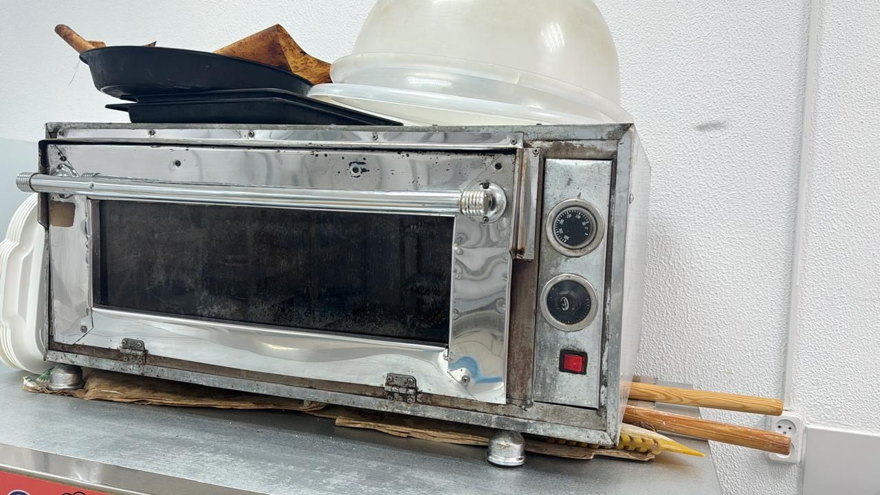 Подается кухонное оборудование