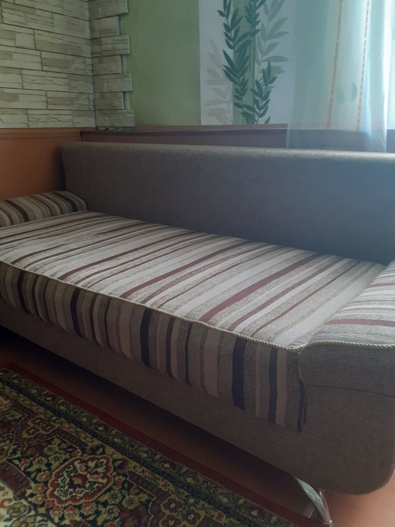 Продам диван ,кровать