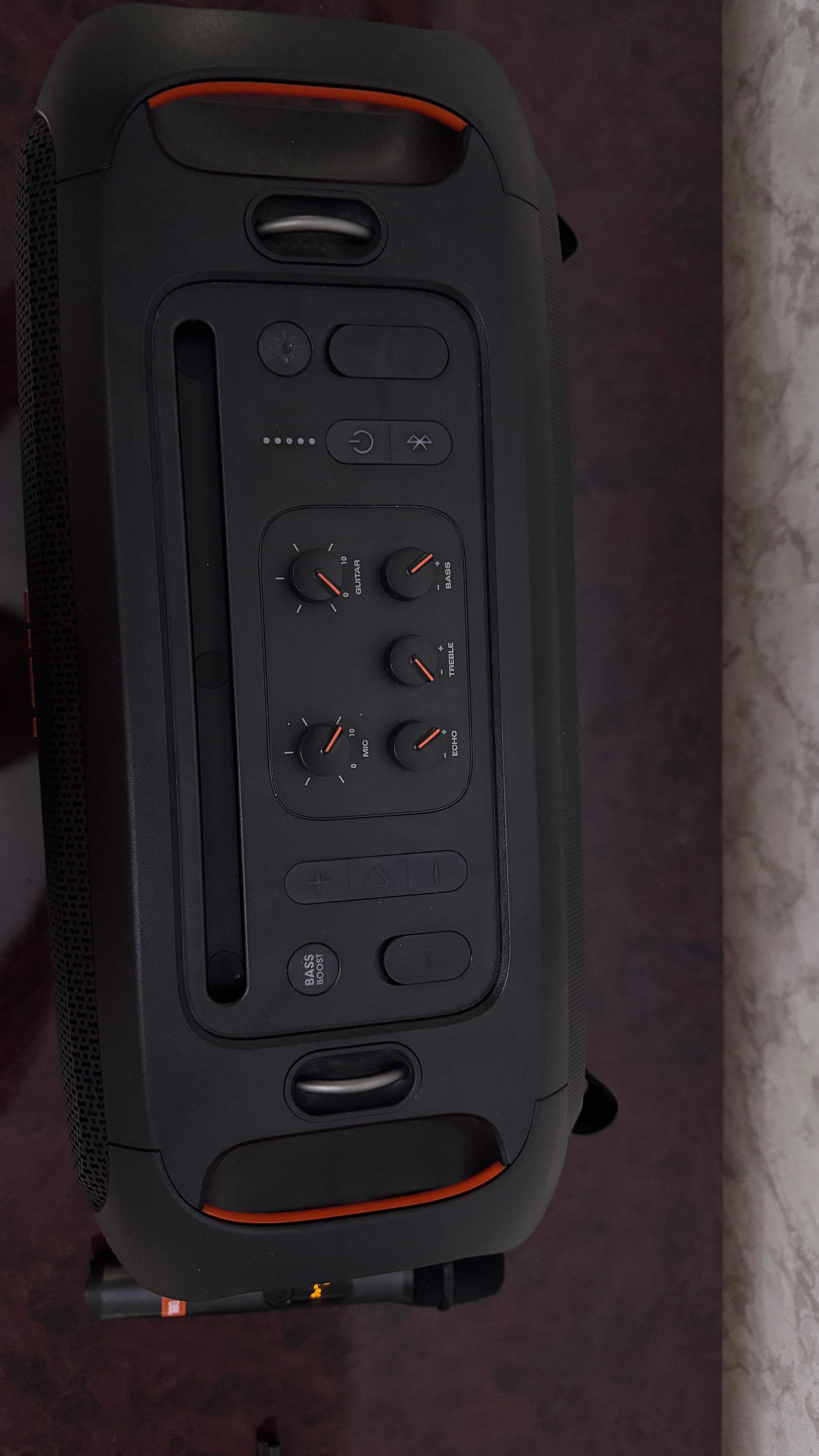 JBL Partybox on the go Essential