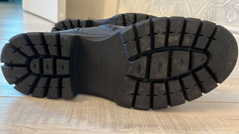 Продам мужские ботинки TJ collection Italy