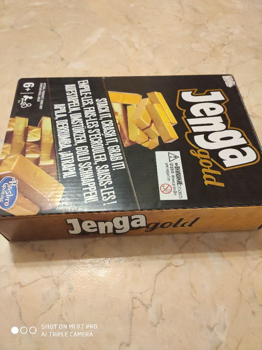 Культовая игра JENGA