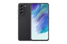 Samsung Galaxy S21 Fe с наушниками