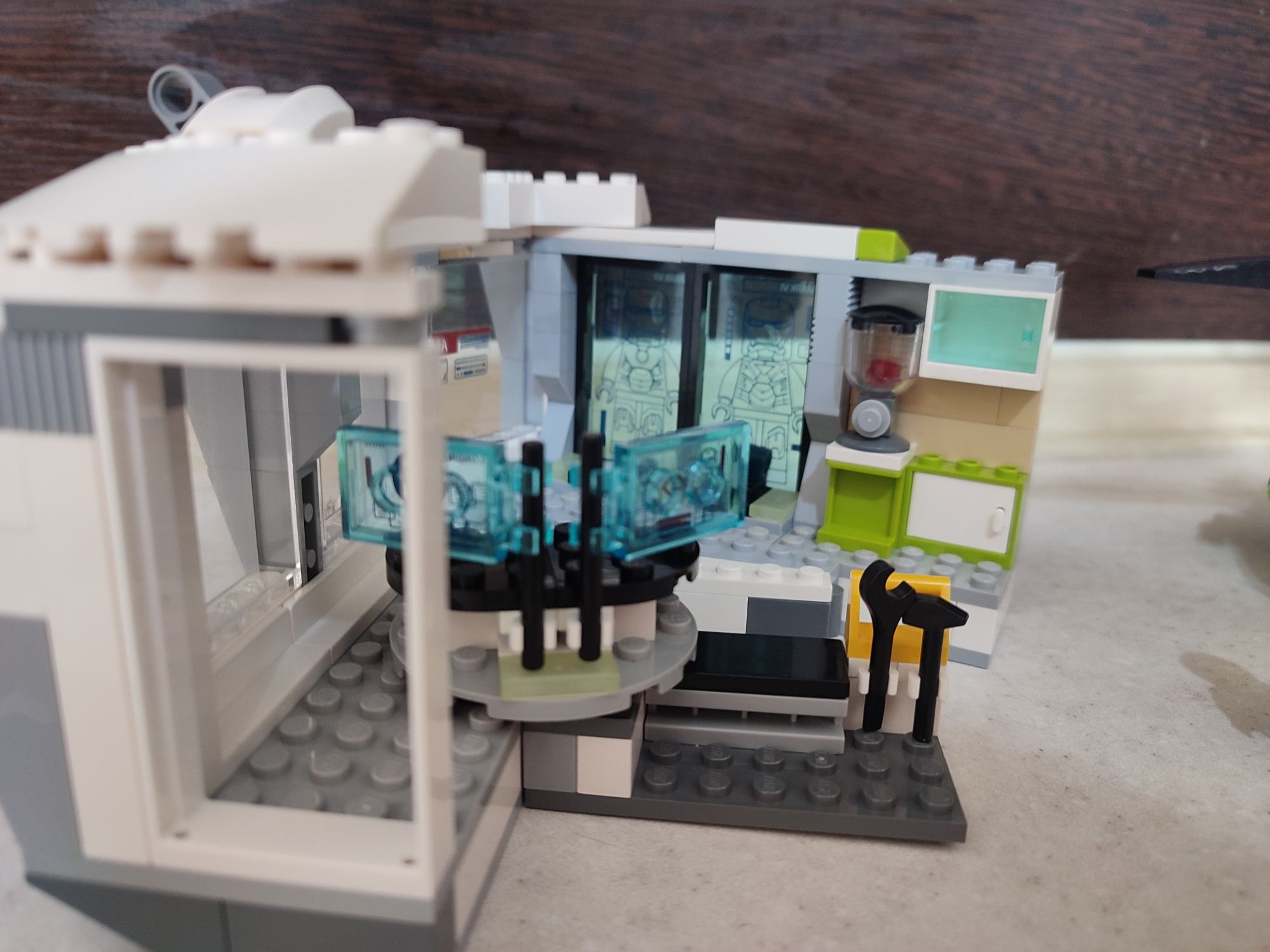 Конструктор Лего lego 76007 Airon Man нападение на особняк в Малибу