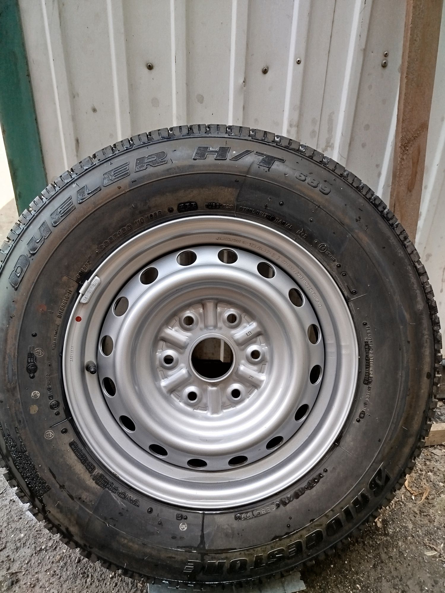 Продам колесо в сборе на Mitsubishi Pajero,L 200 ,r16