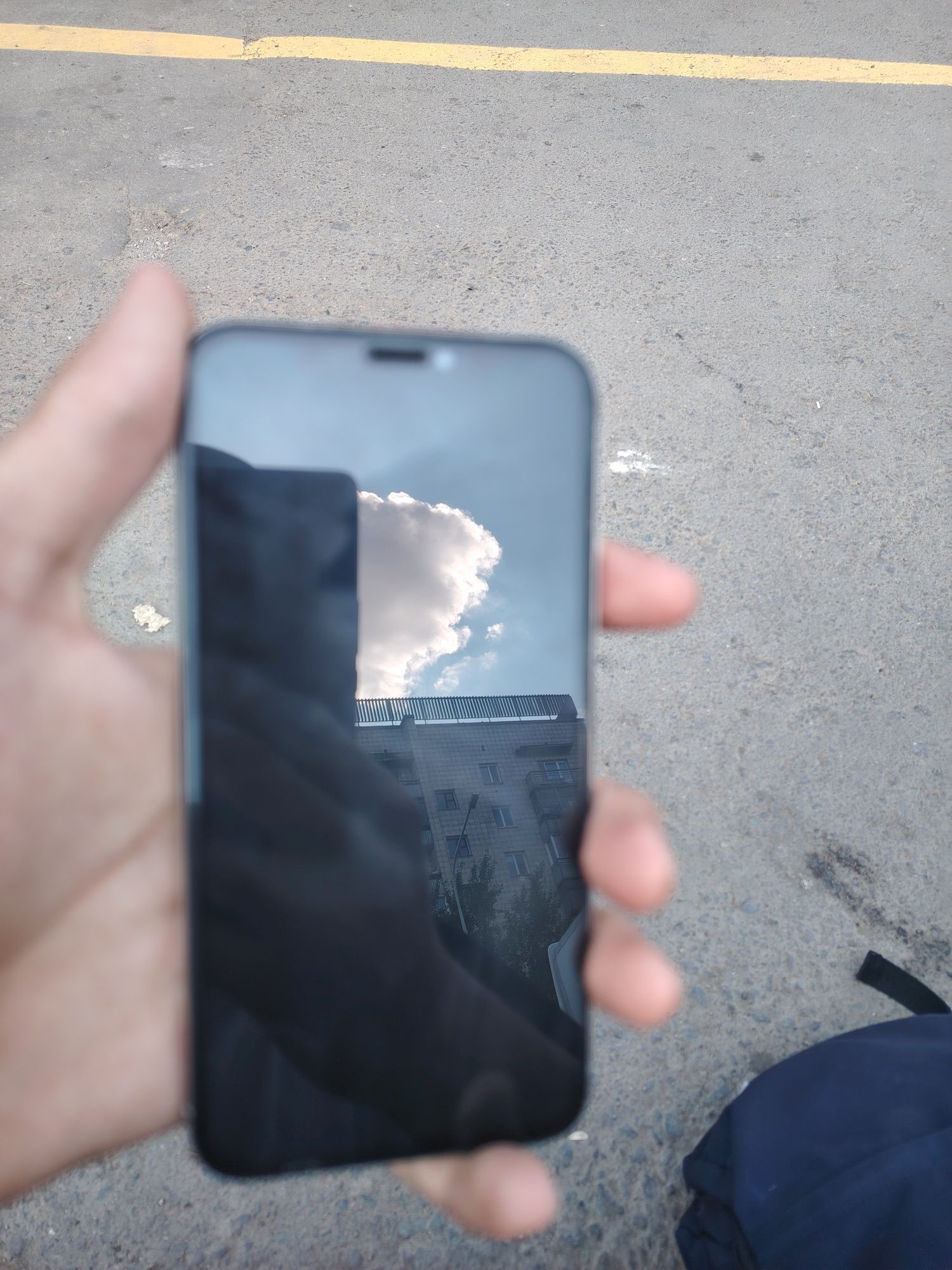 iPhone x 256гб в хорошом состояние задняя крышка чуть сломана