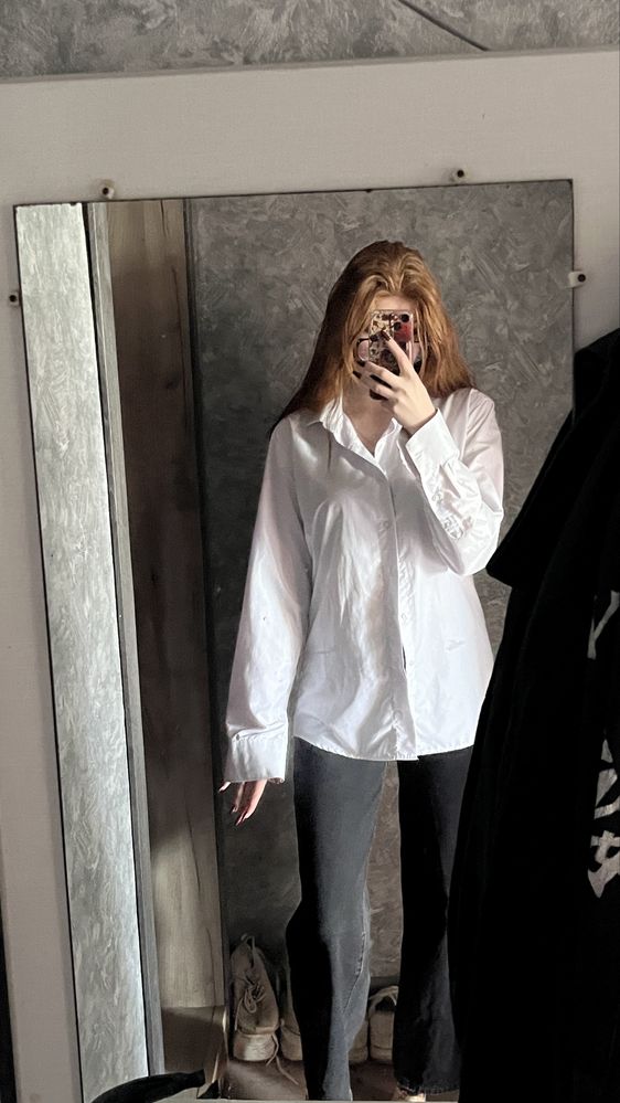 рубашки б/у по 1500.