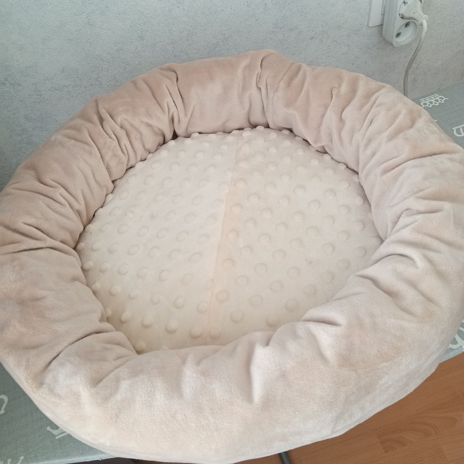 Продам лежанки.для маленьких пород собак и кошек.