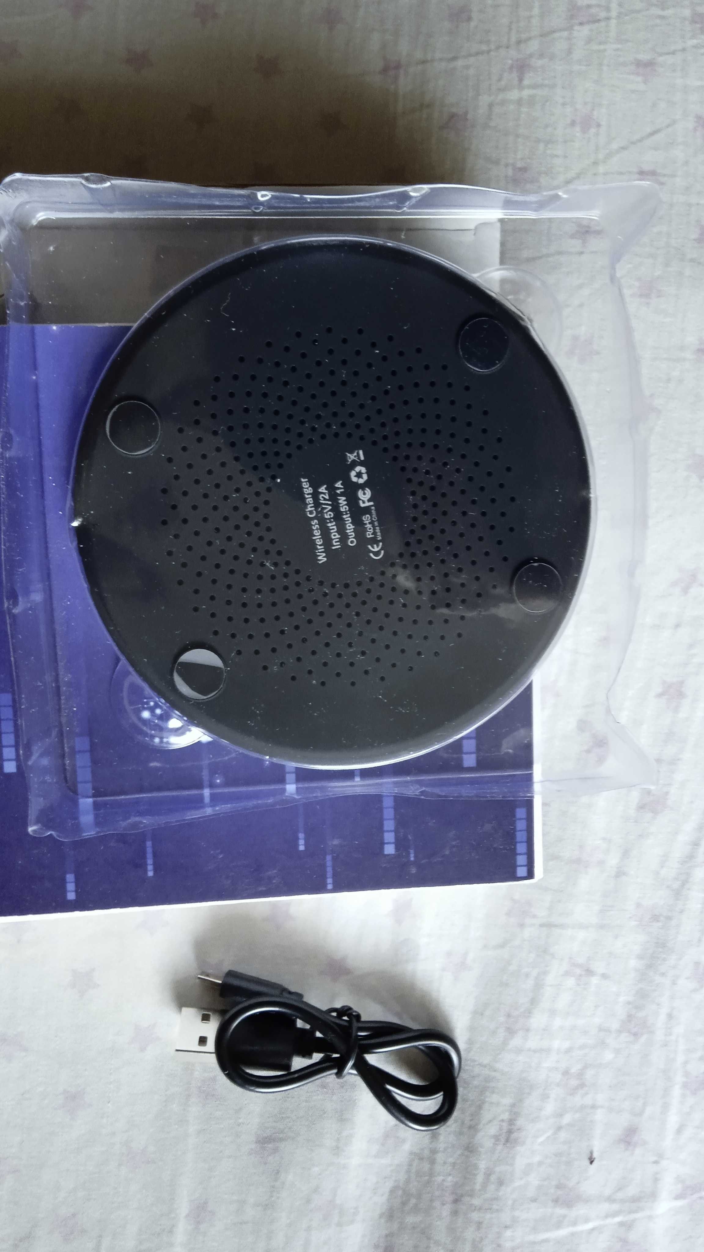 Зарядка без контактная подарочная. Input 5V/2A, Output 5W/1A.