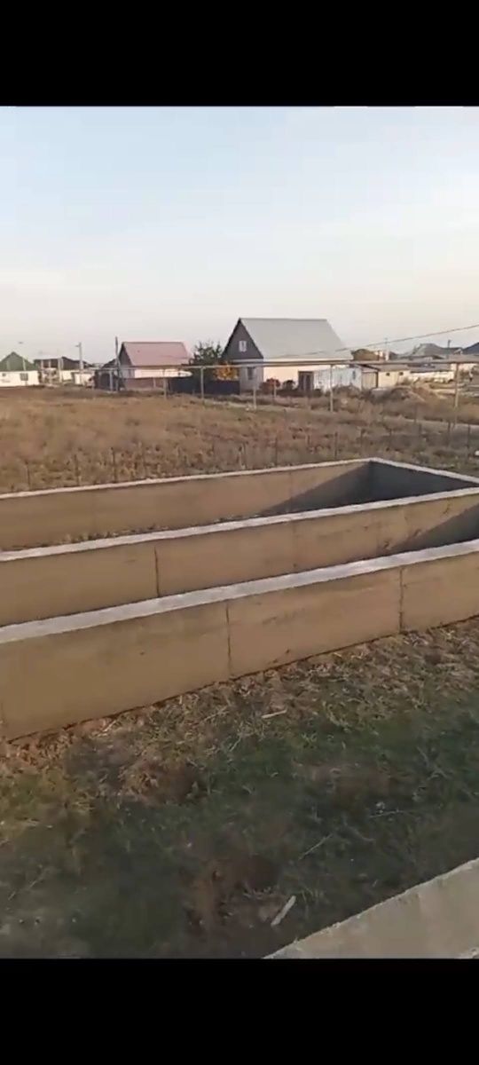 Участок с фундаментом