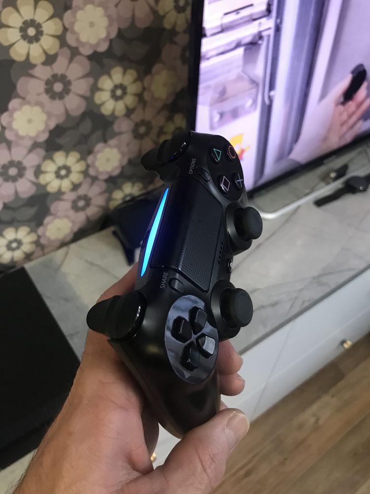 Продам PS4 500GB  +GTA5