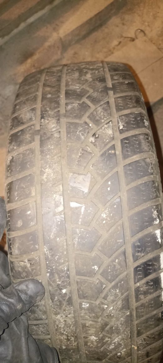Покрышка  R15  всесезонный.