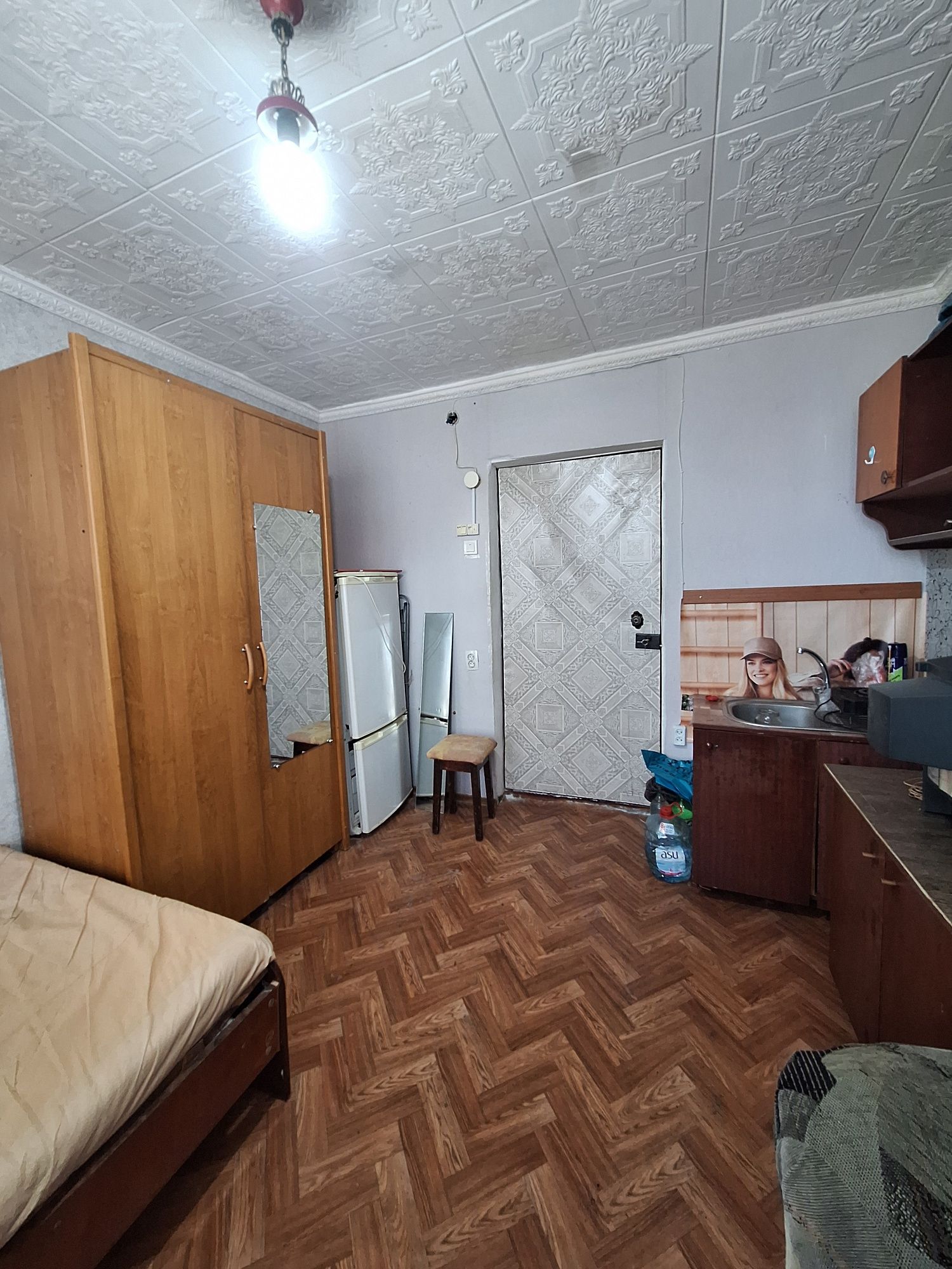 Сдам  комнату в общежитие.