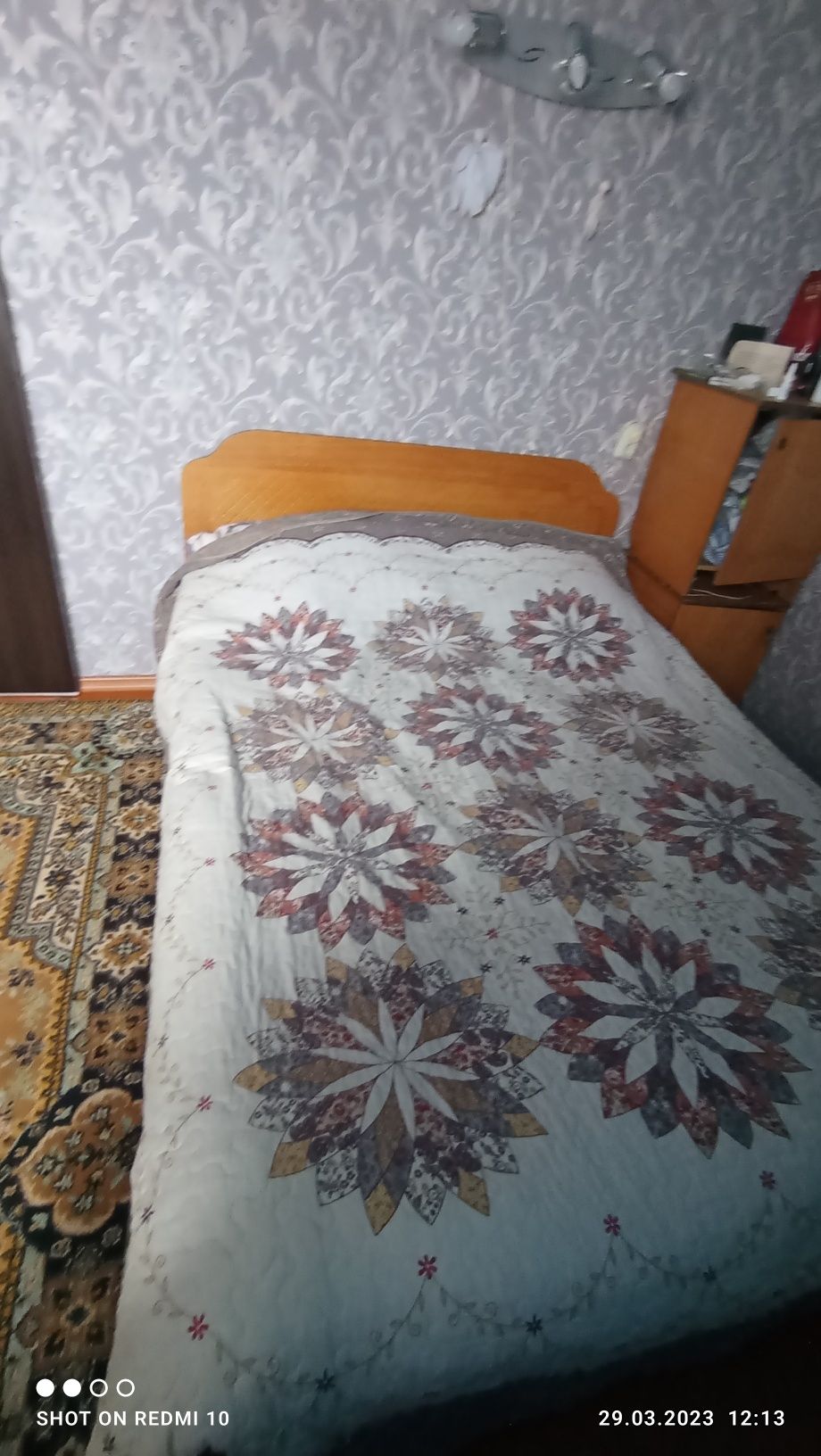 Продам  шкаф 30000,кровать 20000,2тумбоки за 10000