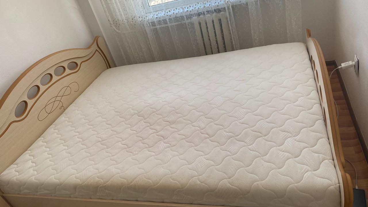 Продается спальный гарнитур