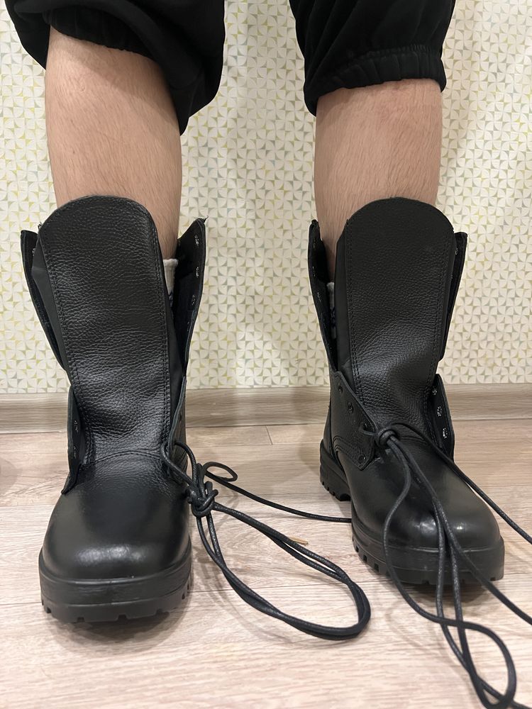 Продам мужские берцы