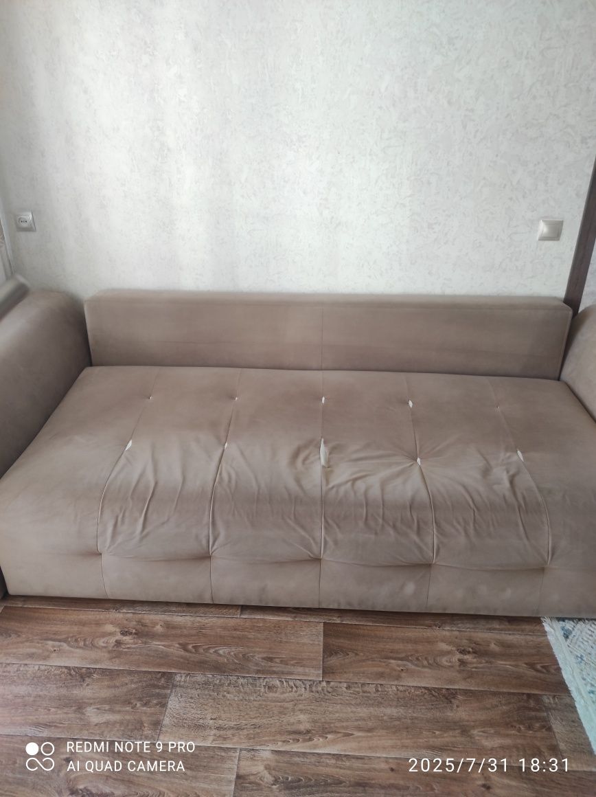 Отдам даром диван