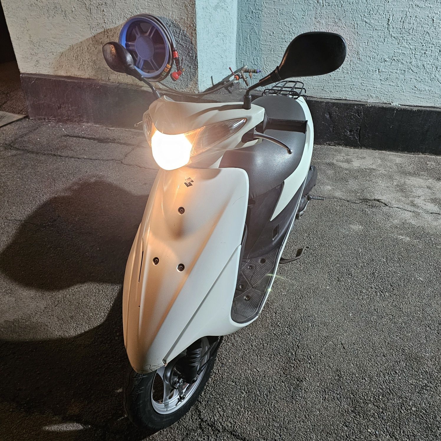 Suzuki address v50