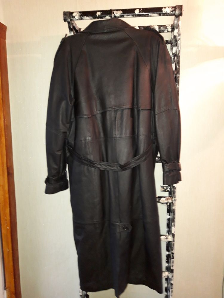 Продам зимний кожанный плащ
