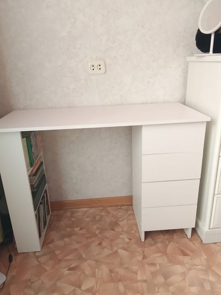 Стол письменный белый состояние нового