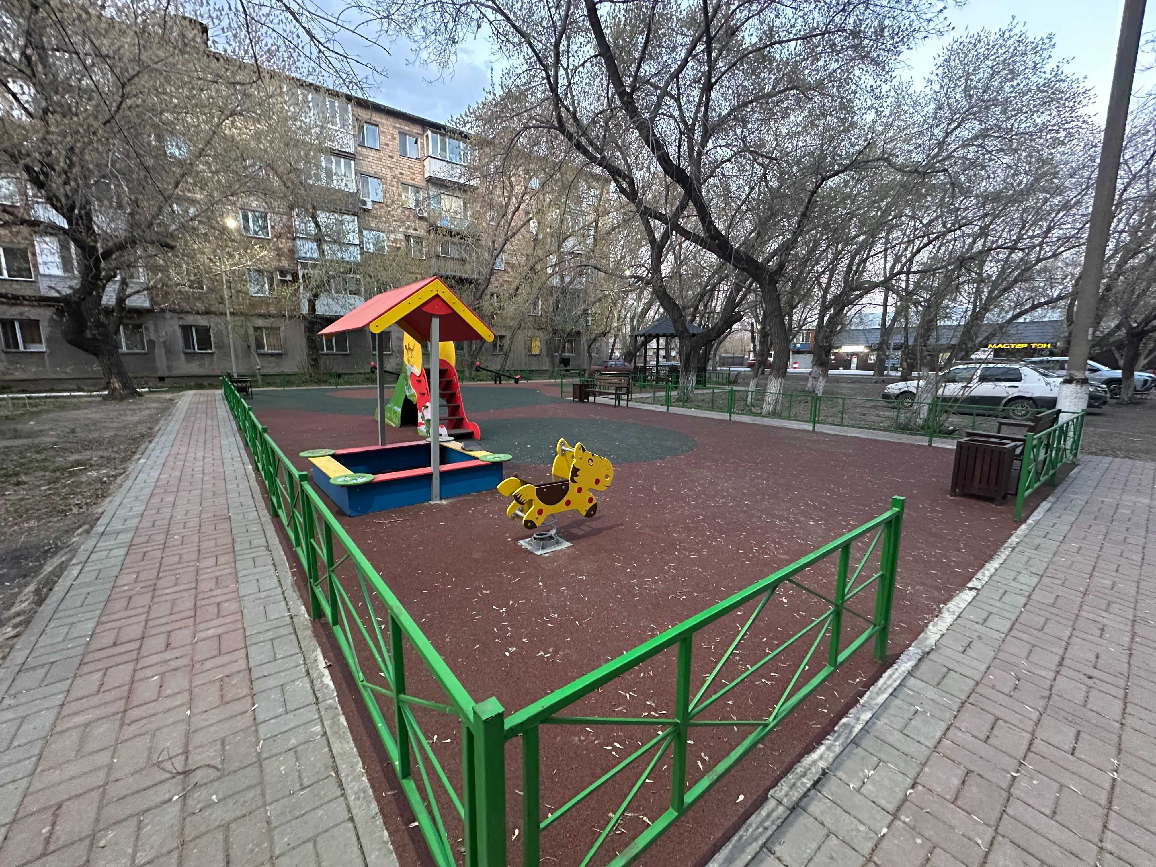 2-ком. Пичугина 250. Р-он 1000 мелочей. Кирпичный дом. Можно в ипотеку