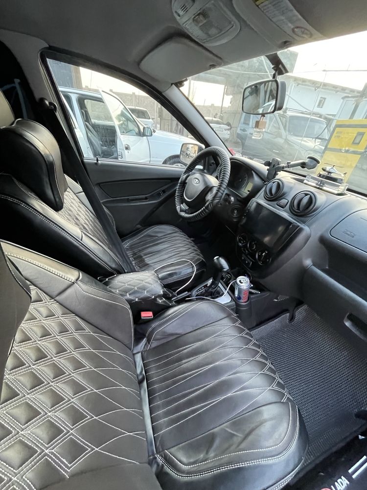 Lada granta автомат. Жағдайы жақсы. Конёр, пеш істейді.4 есік обесщума