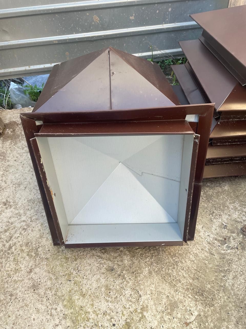 Колпаки на забор 25*25 см