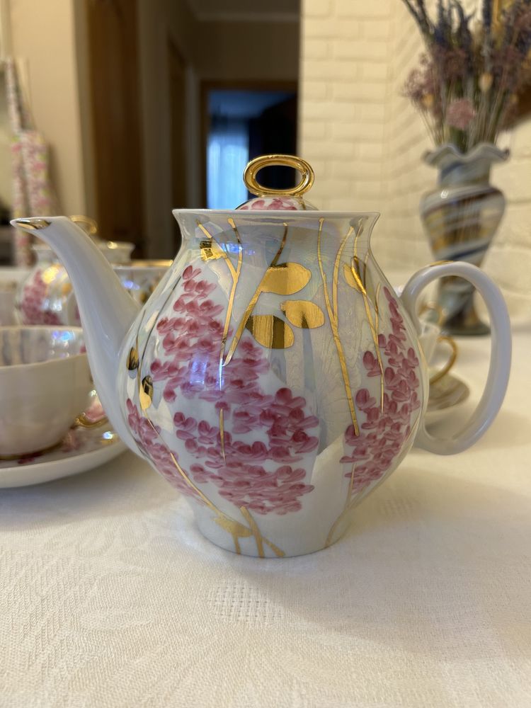 Продам сервиз из тонкого фарфора Дулево