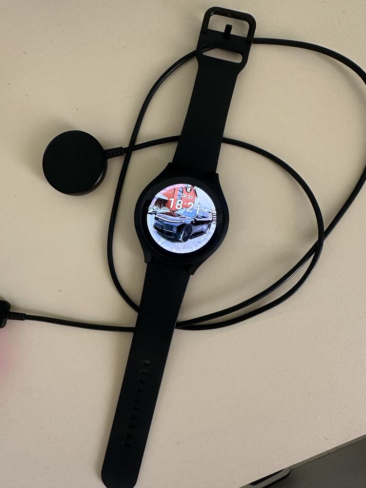 Часы Samsung Watch