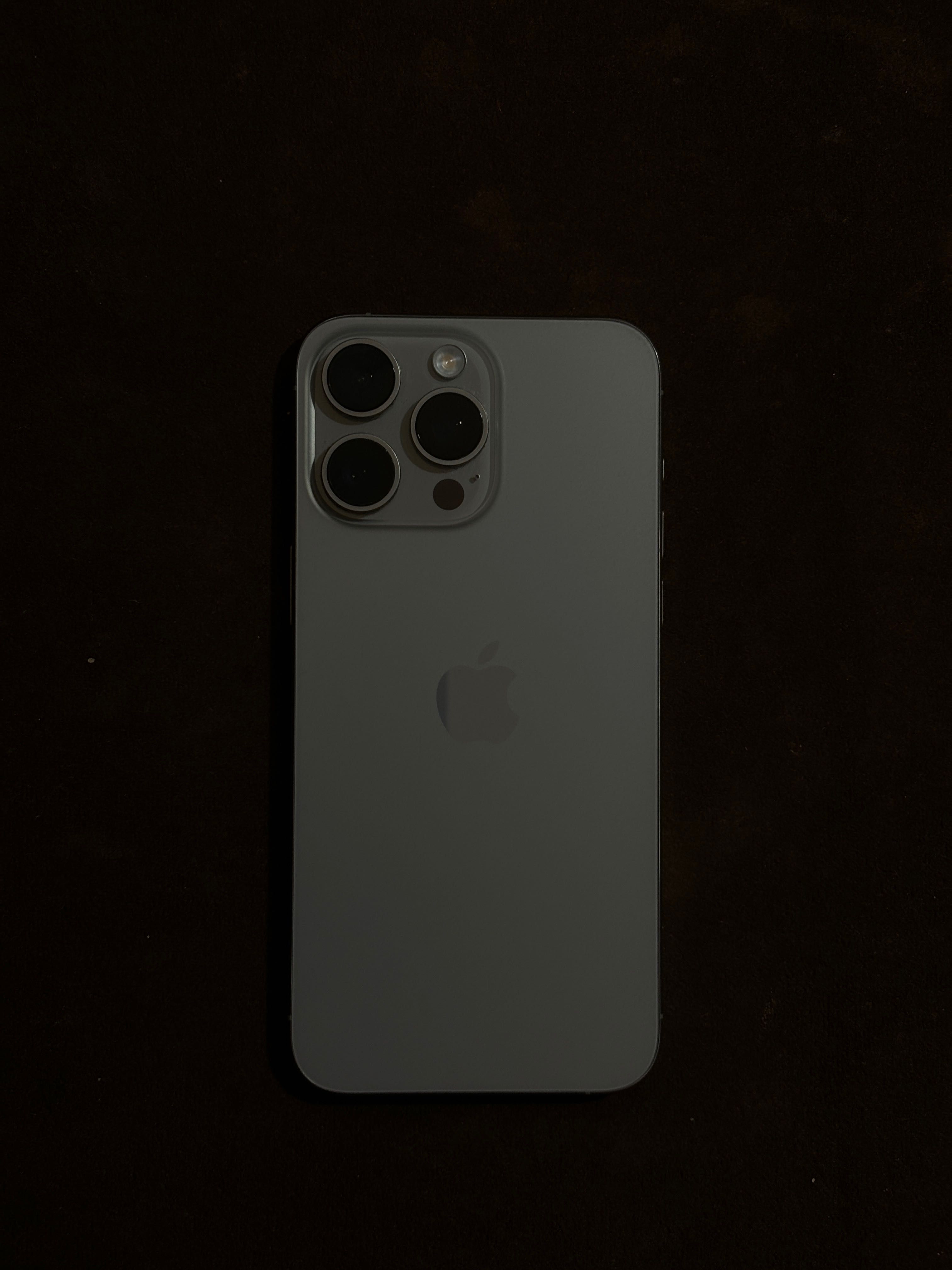 iPhone 15 Pro Max / EAC