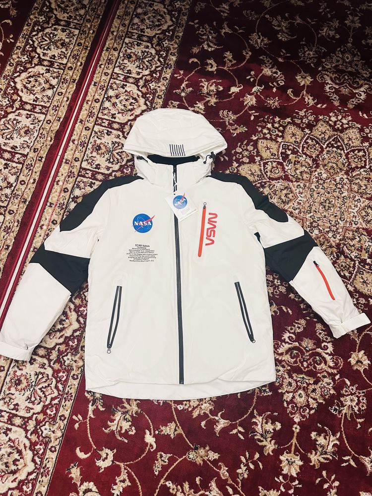 Продам горнолыжную куртку NASA